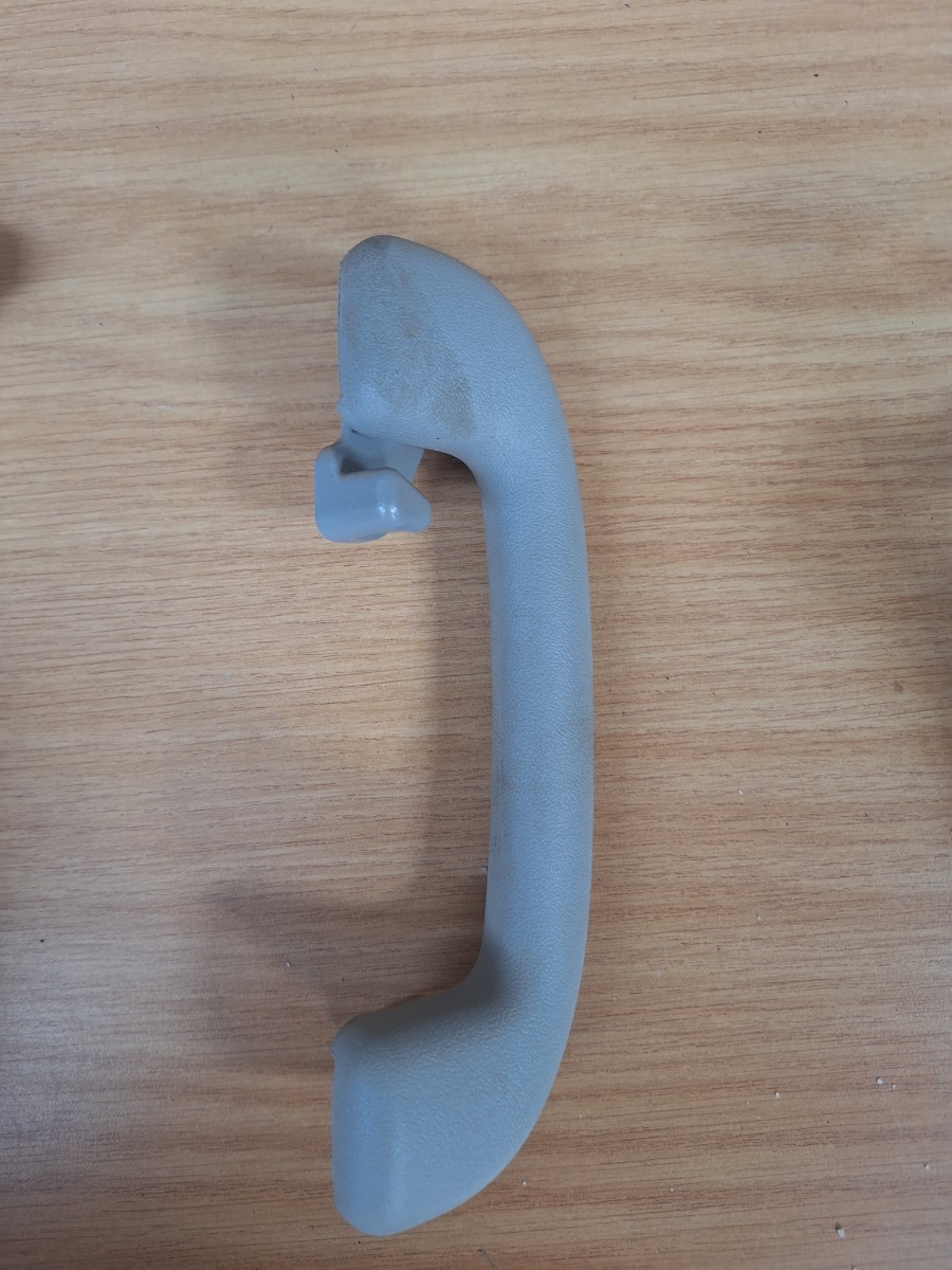 FRONX LEFT REAR GRAB HANDLE