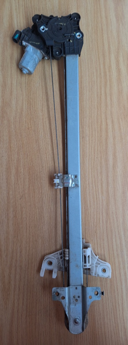 STARLET Window Lifter Right Front Electric