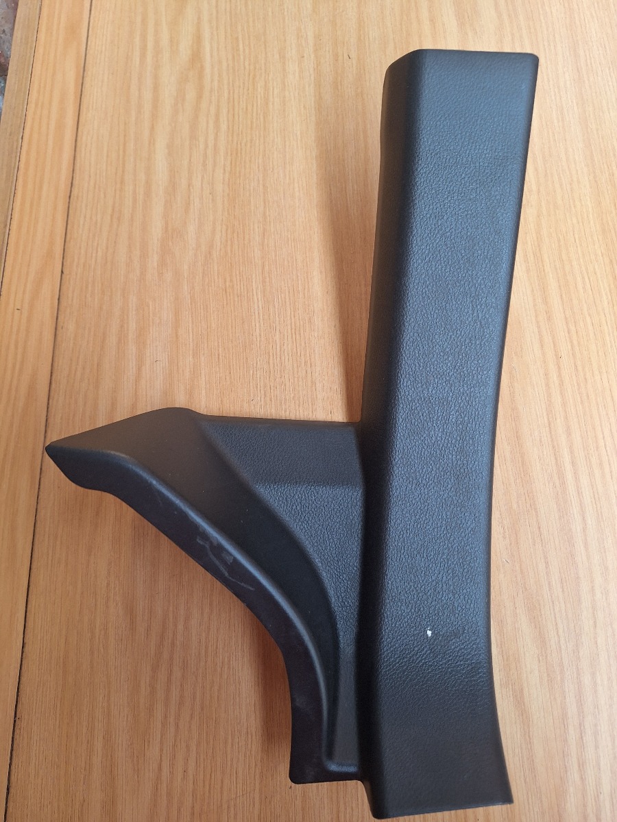 STALET PLATE, REAR DOOR SCUFF, RH