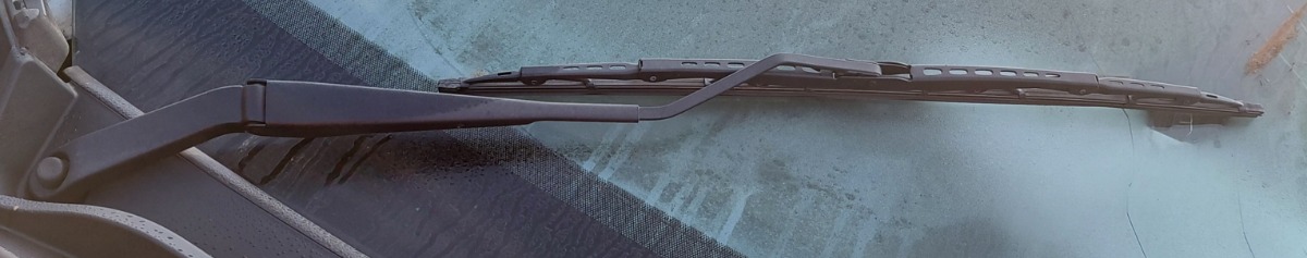 URBAN CRUISER RIGHT FRONT WINDSCREEN WIPER