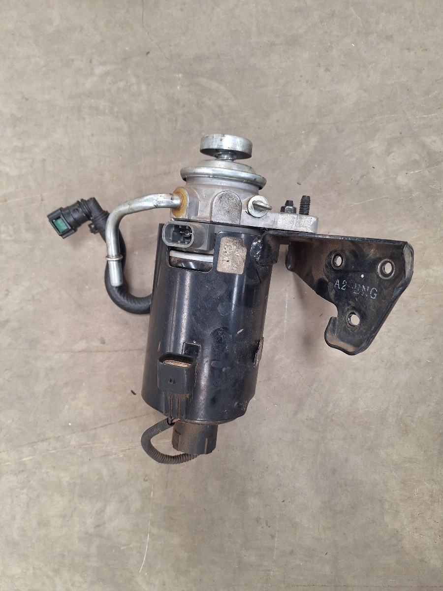 H1 DIESEL FILTER ASSY WITH BRKT