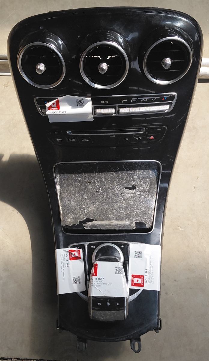W205 CENTRE CONSOLE TRIM COVER