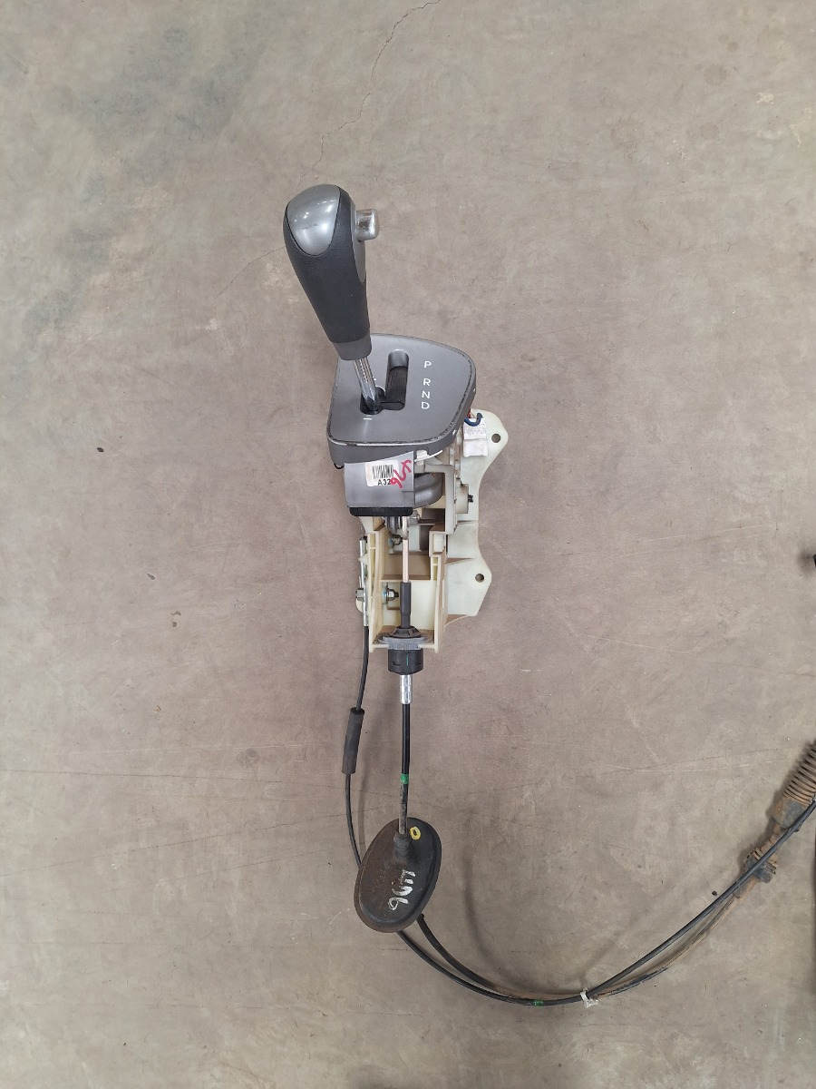 H1 GEAR LEVER AND LINKS  CONTROL