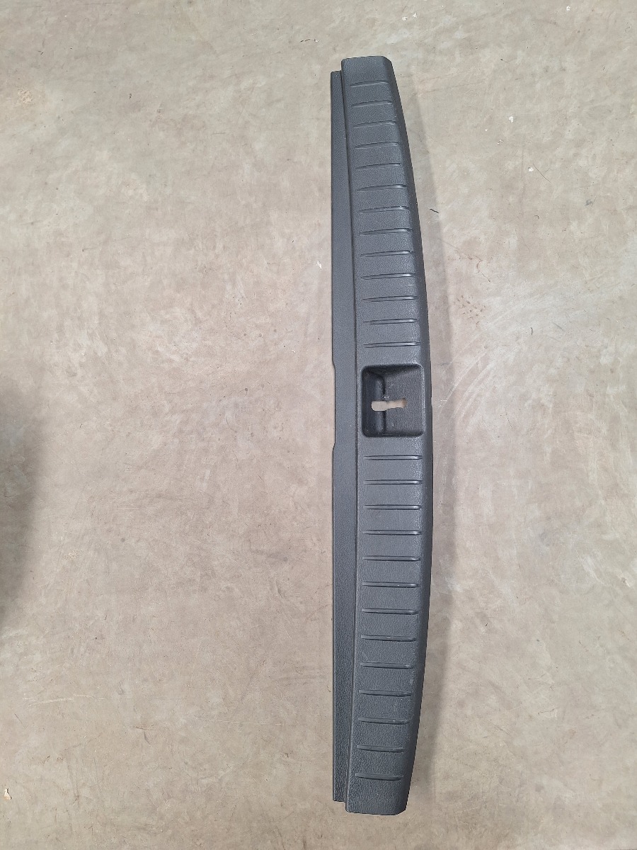 LEGACY BOOT TRIM INNER PANEL