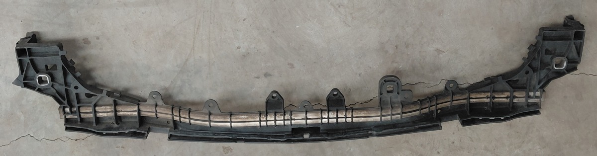 W205 FRONT BUMPER CENTRE SUPPORT