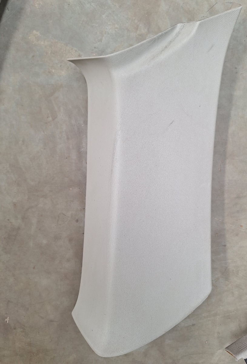 LEGACY RIGHT SIDE B PILLAR TRIM COVER