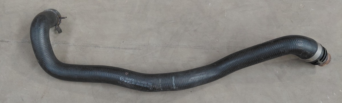 W205 Engine Water Coolant Pipe Hose