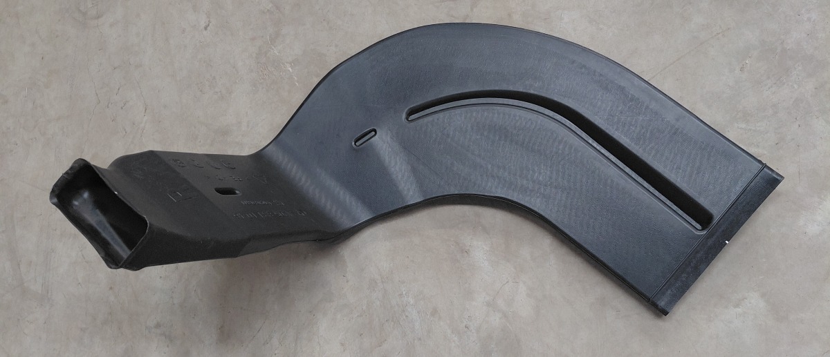 W205 LEFT REAR CABIN AIR DUCT