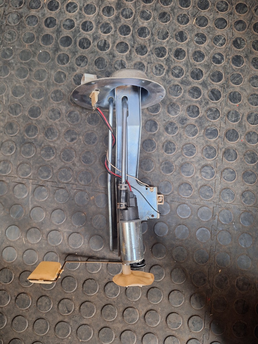 NP300 HARDBODY PETROL PUMP