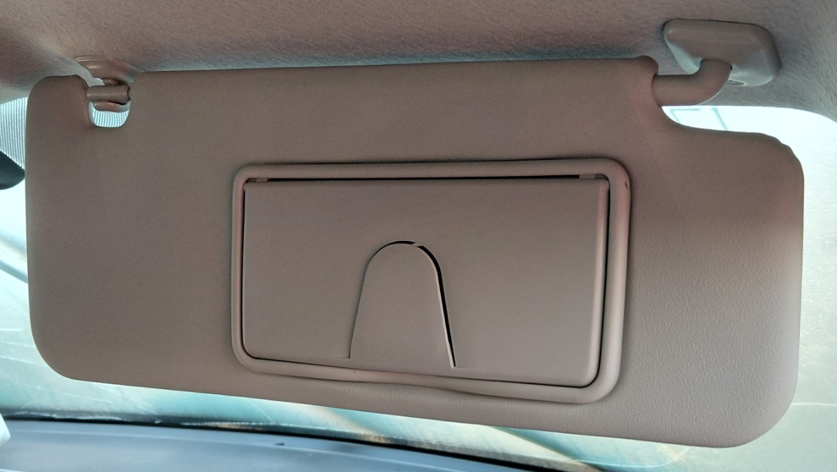 URBAN CRUISER RIGHT SUNVISOR