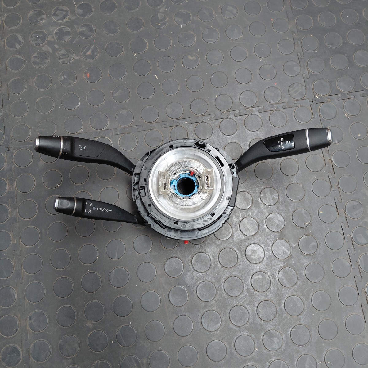 W205 COMBINATION SWITCH