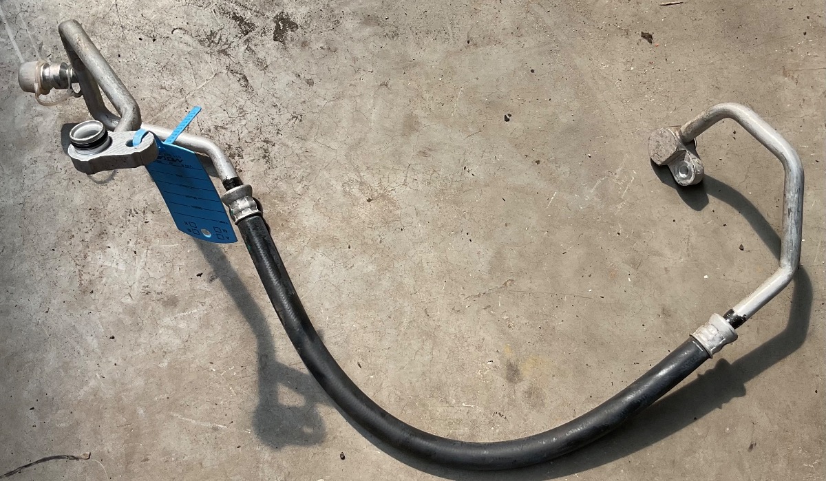 STARLET CROSS AIR CON PIPE