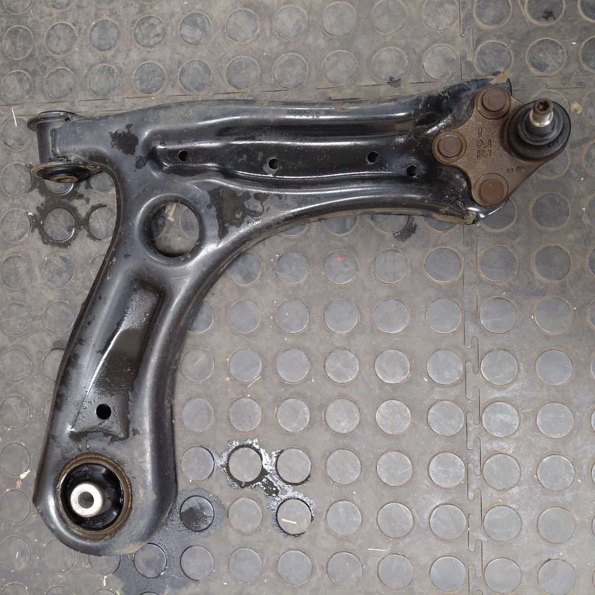 POLO VIVO RIGHT FRONT CONTROL ARM