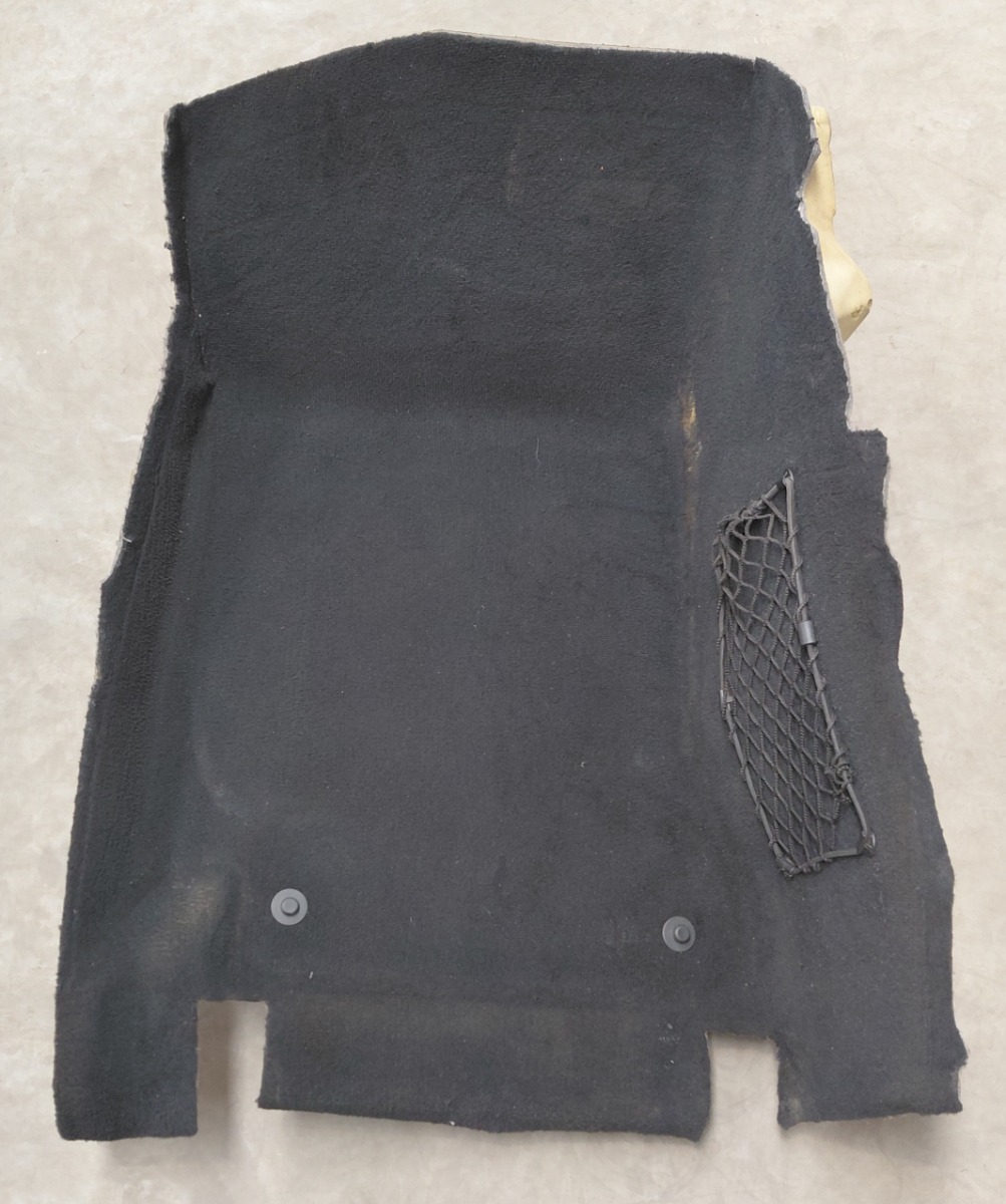 W205 LEFT FRONT FLOOR CARPET