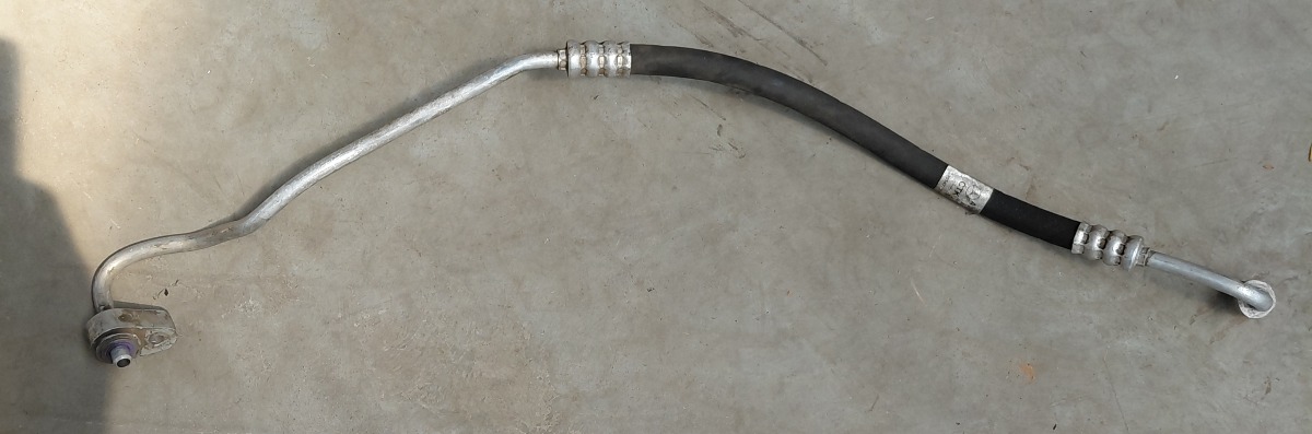W205 AIRCON PIPE