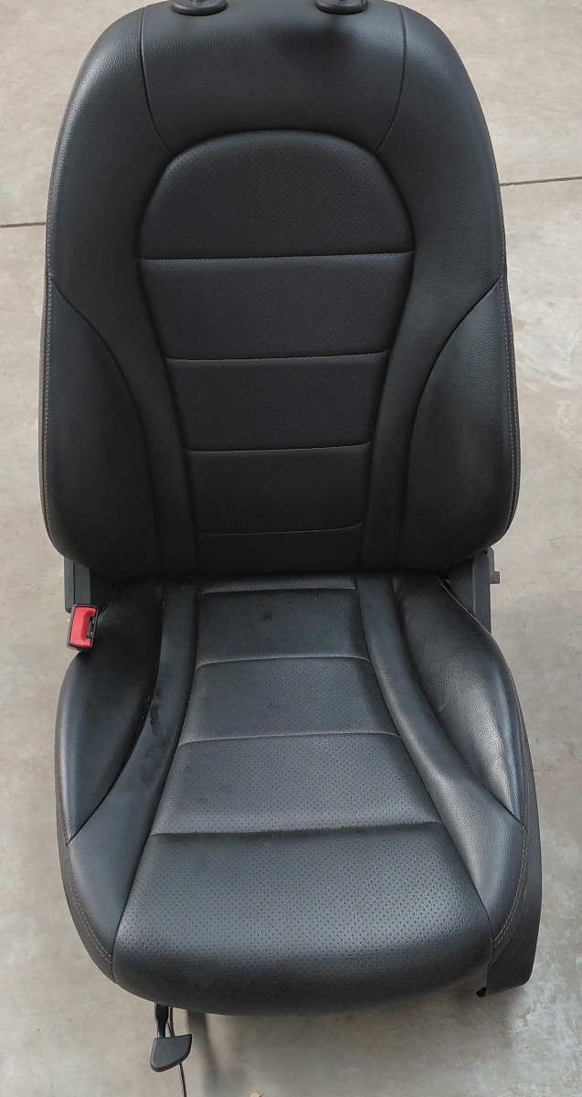 W205 LEFT FRONT SEAT