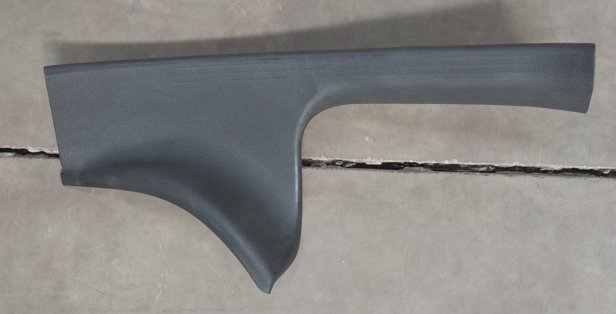 W205 LEFT REAR LOWER SILL TRIM