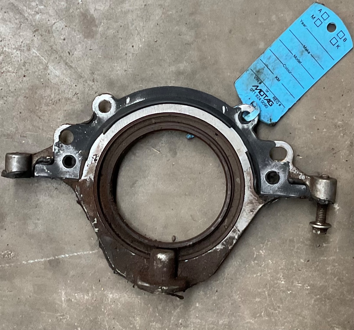 KWID CRANK MAIN SEAL