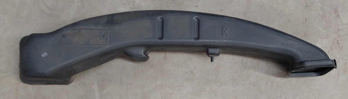 W205 FRONT AIR DUCT CHANNEL RIGHT