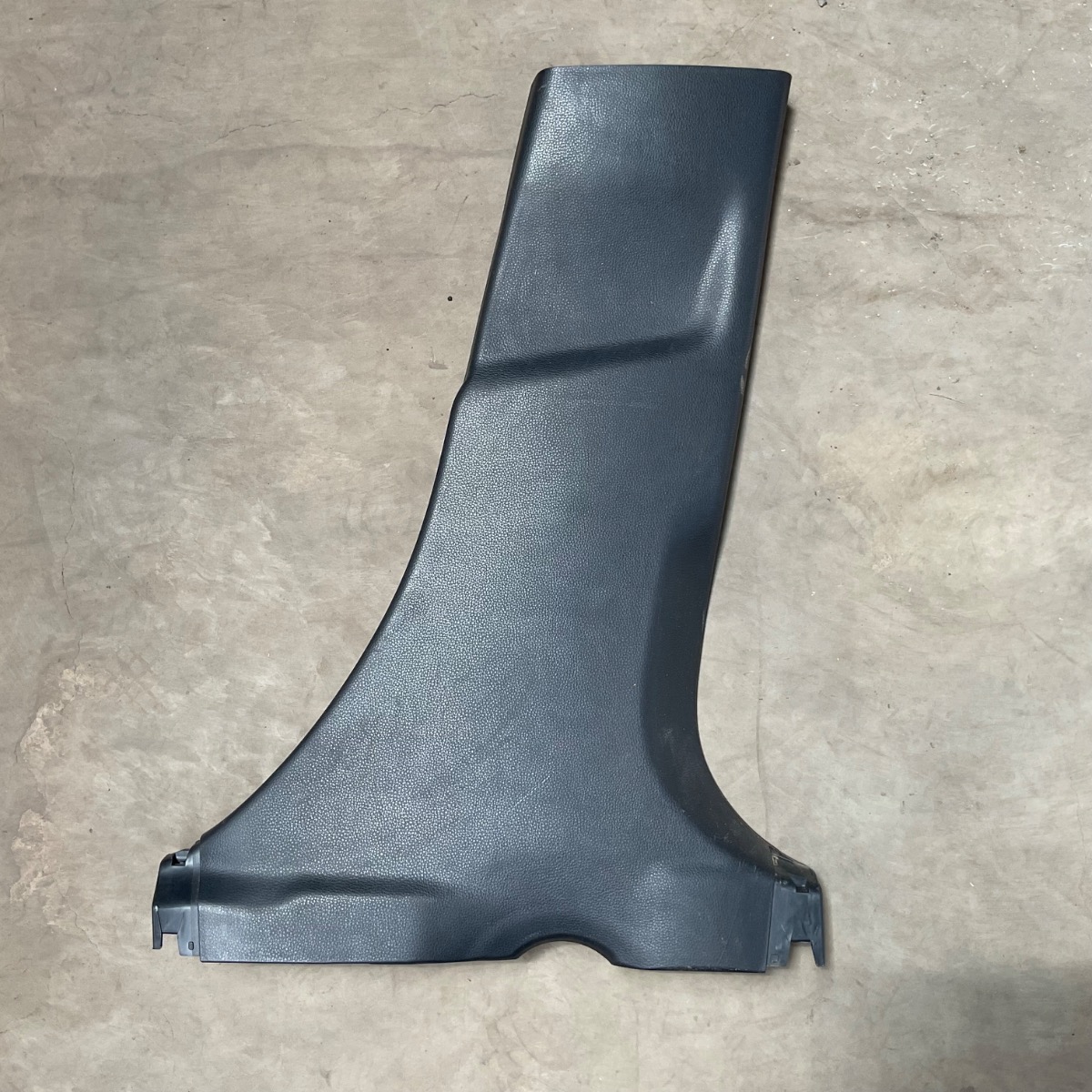 COROLLA RIGHT B-PILLAR TRIM