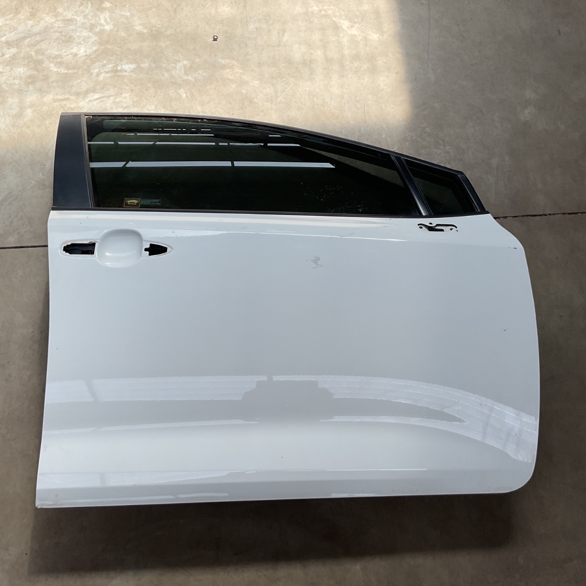 COROLLA SEDAN RIGHT FRONT DOOR (SHELL)