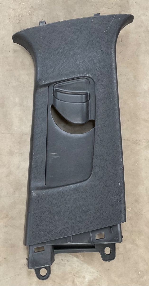 COROLLA RIGHT UPPER B-PILLAR TRIM