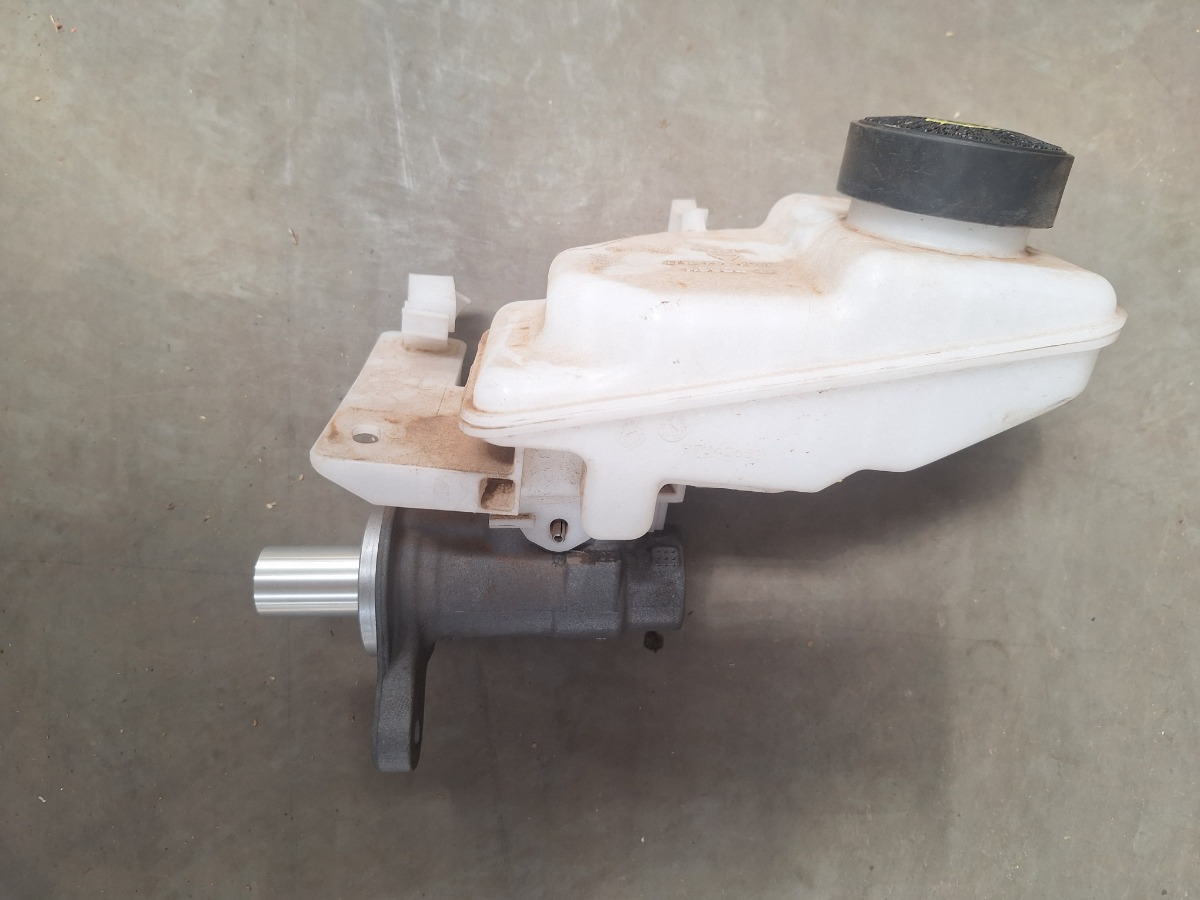 COROLLA BRAKE MASTER CYLINDER