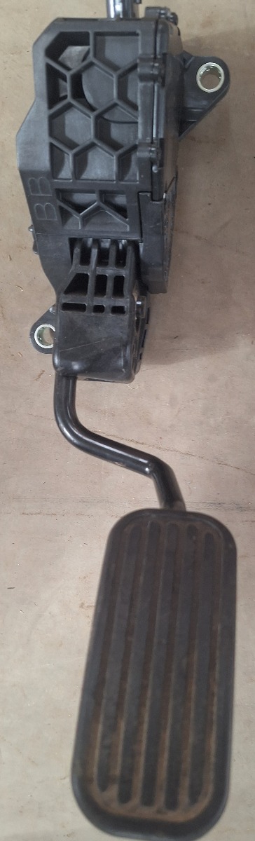 COROLA HYBRID ACCELERATOR PEDAL
