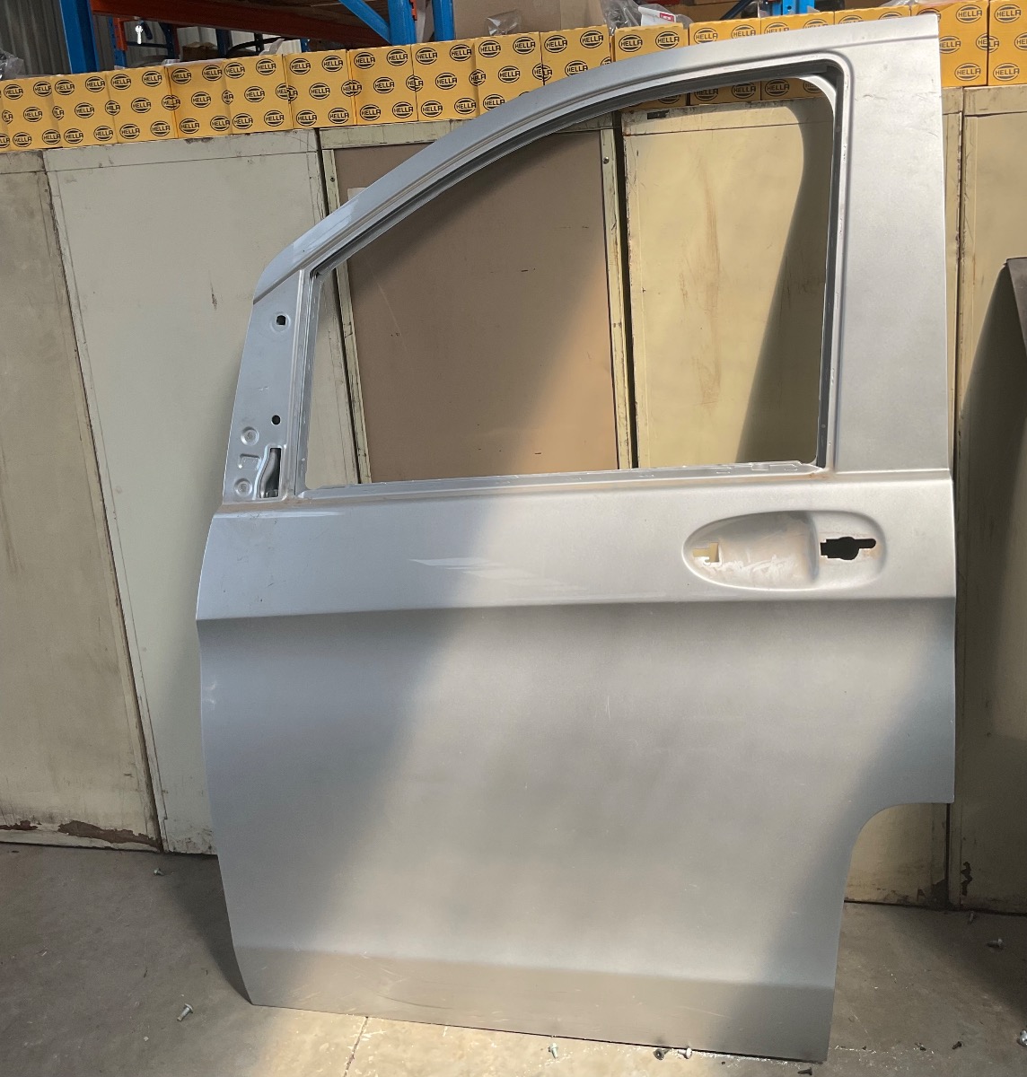 VITO W447 LEFT FRONT DOOR SHELL