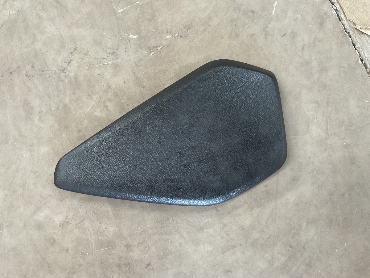 URBAN CRUISER LEFT SIDE PANEL CONSOLE UPPER FRONT