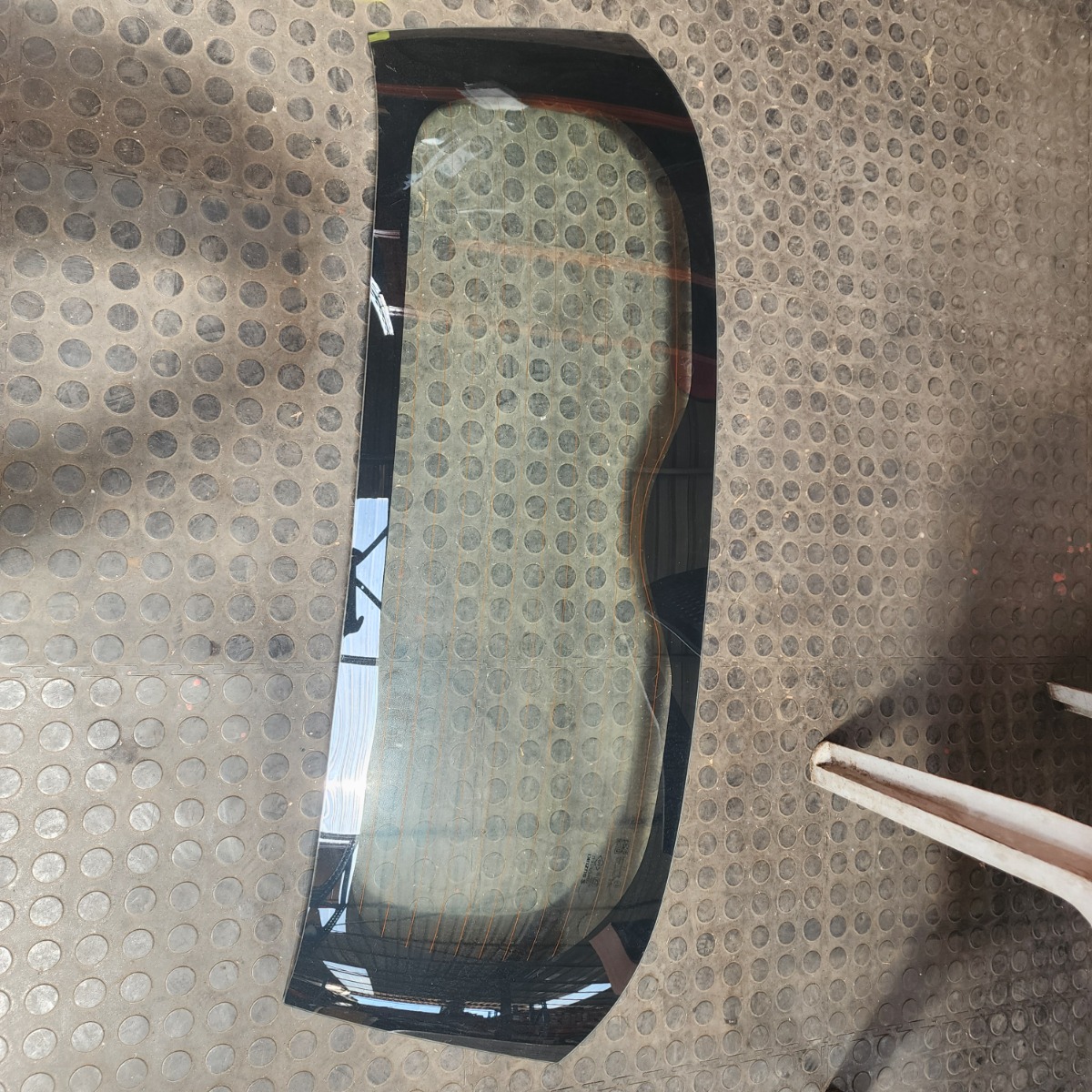 SWIFT TAILGATE GLASS