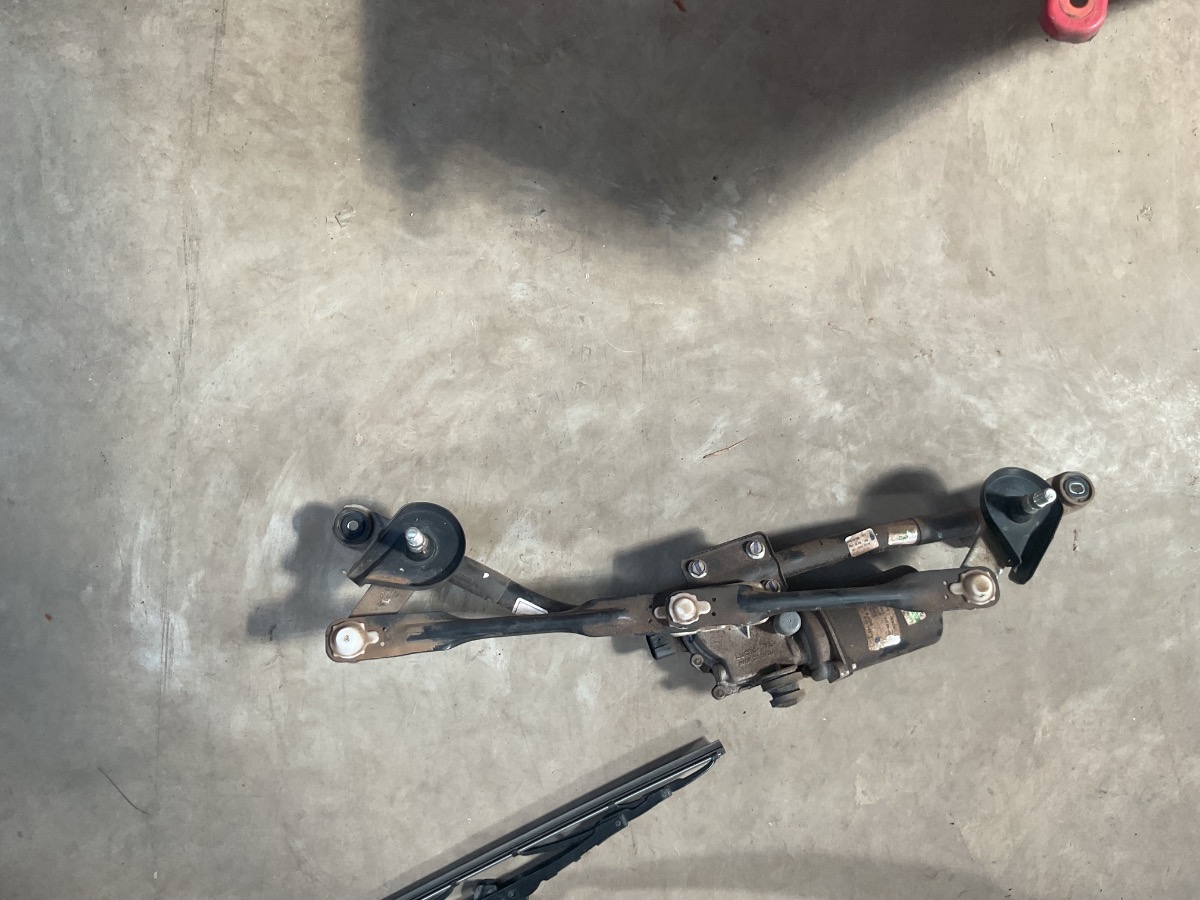 CRETA WIPER MOTOR