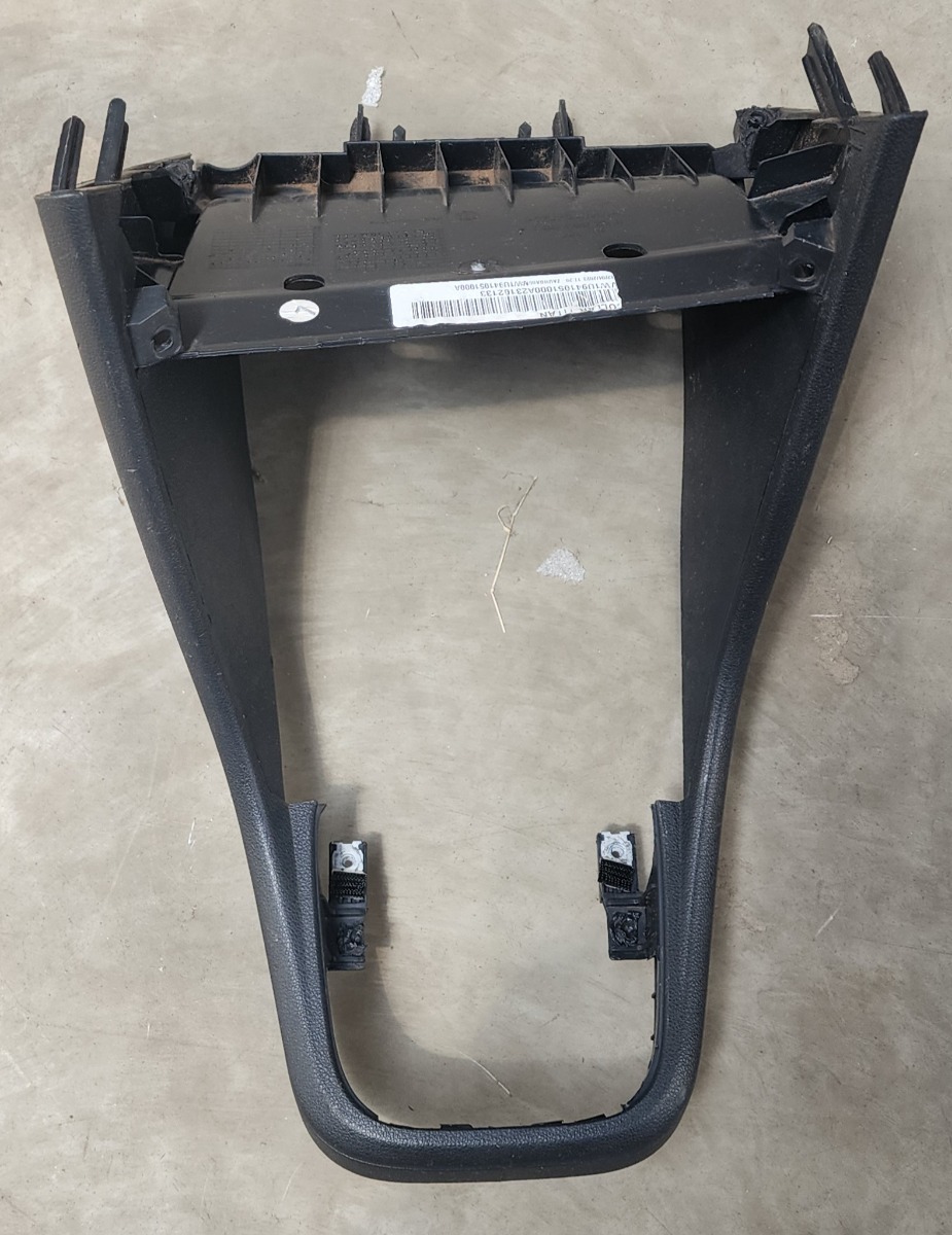 POLO VIVO MK2 CENTRE CONSOLE UPPER TRIM