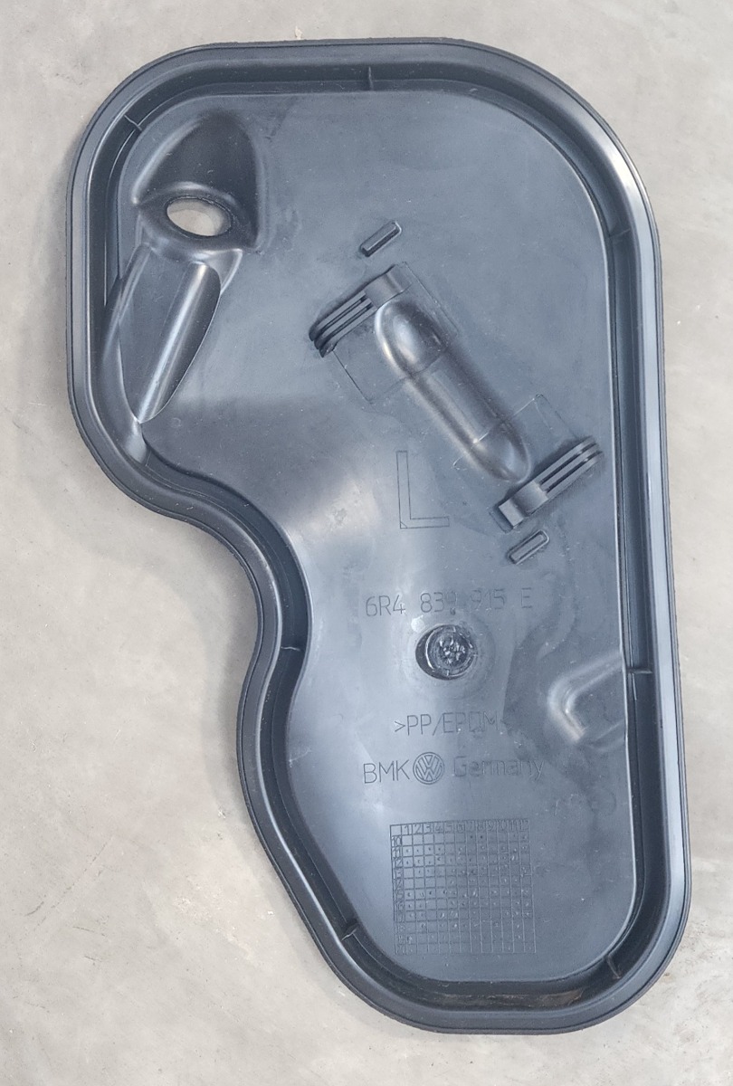 POLO VIVO MK2 LEFT REAR DOOR SERVICE COVER