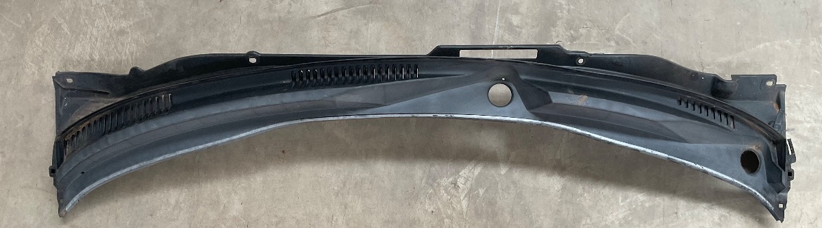 Ignis Air Guide Trim Left Side