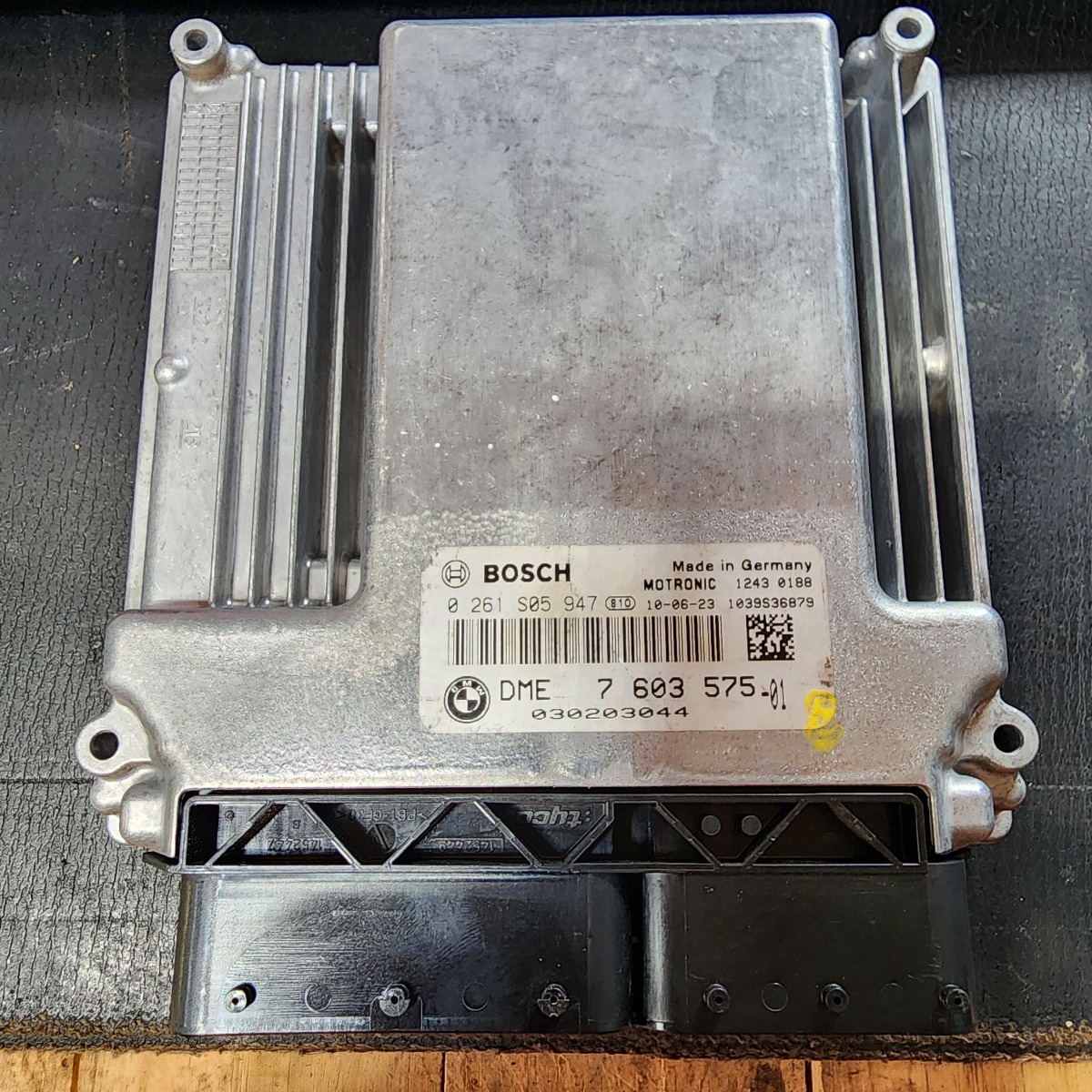 E90 320I AUTO COMPUTER BOX