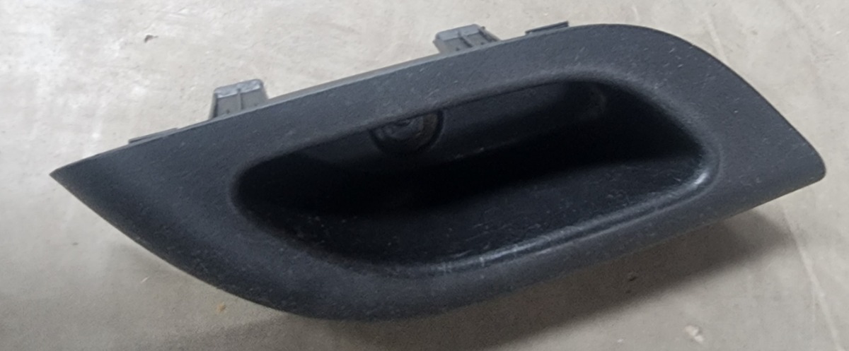 KWID RIGHT REAR STORAGE COVER