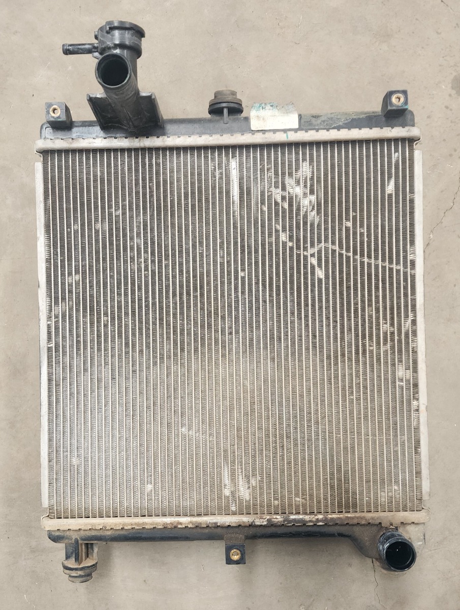 KWID 1.0 MANUAL RADIATOR