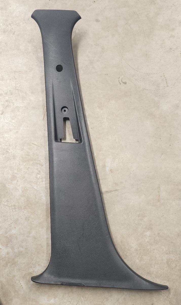KWID LEFT B-PILLAR TRIM