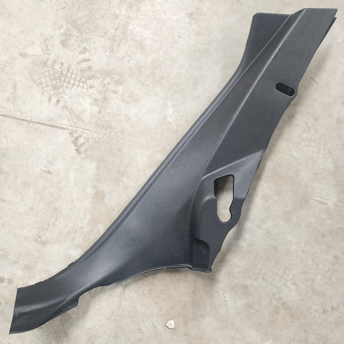 KWID RIGHT REAR INNER FENDER TRIM