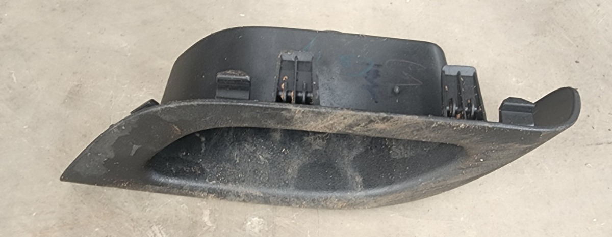 KWID LEFT REAR DOOR PULL HANDLE