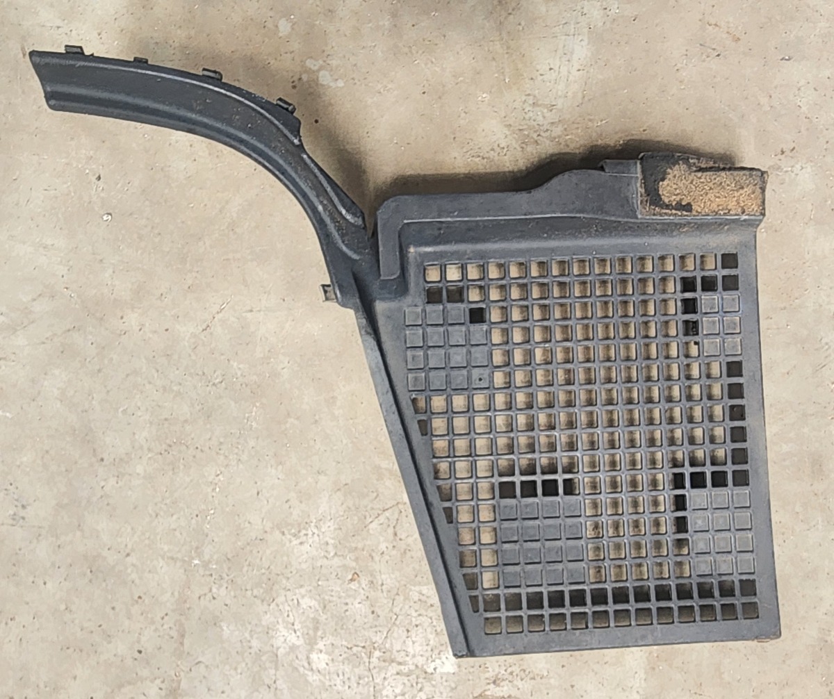 Kwid Cowling Trim Left Front