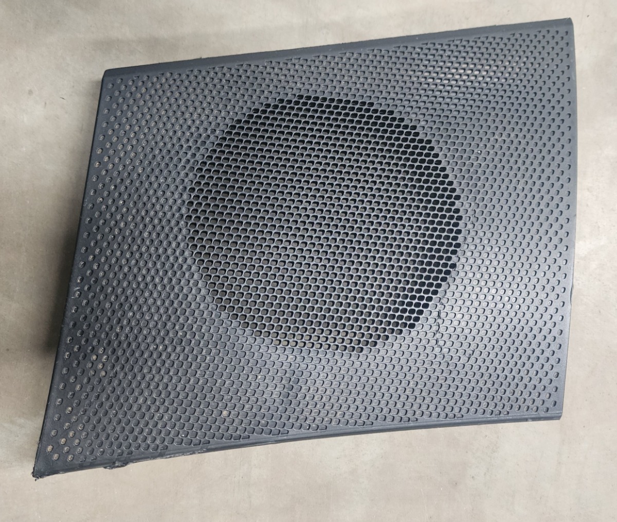 KWID LEFT DASH SPEAKER GRILL