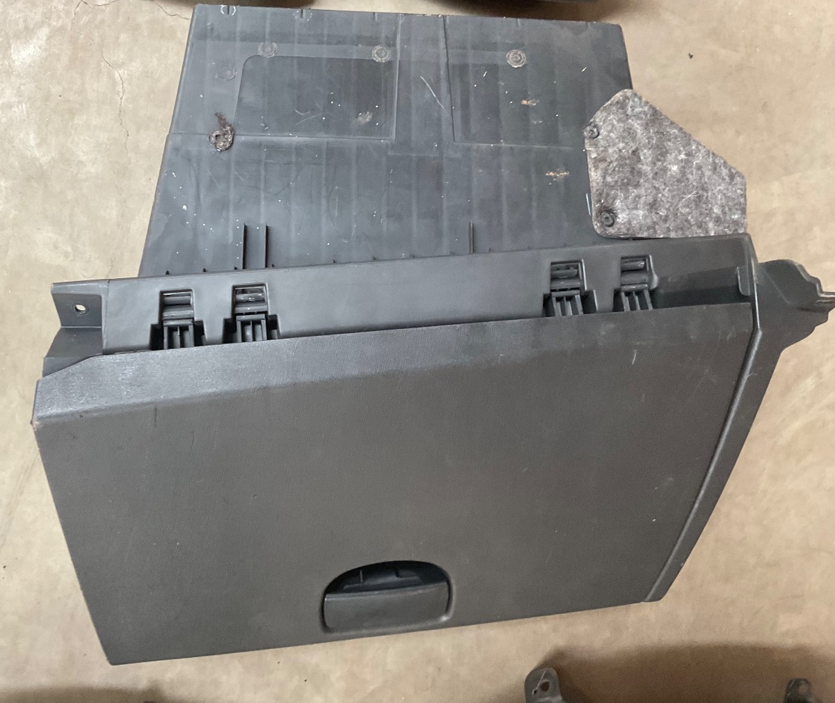 i20 Glove Box