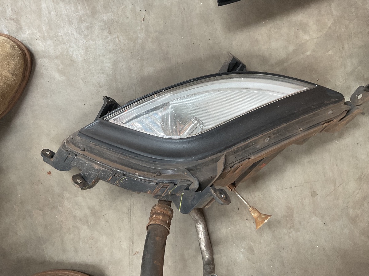 I20 HEAD LIGHTS RIGHT HAND SISDE