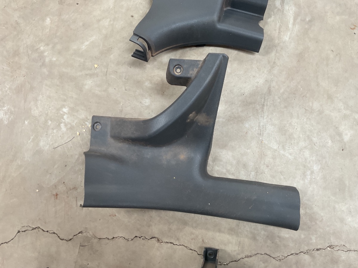 I20 INTERIOR LOWER SIDE TRIM