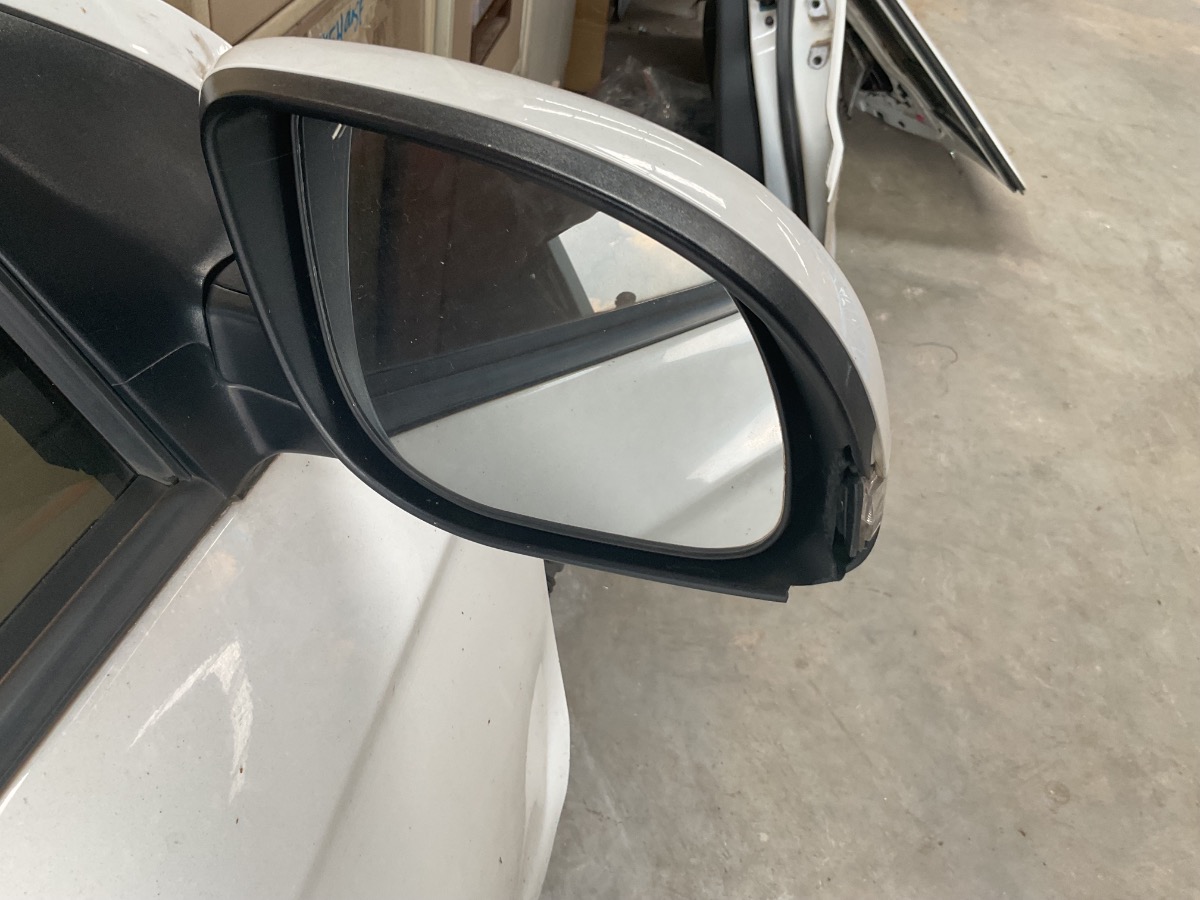 I20 Door Mirror Right
