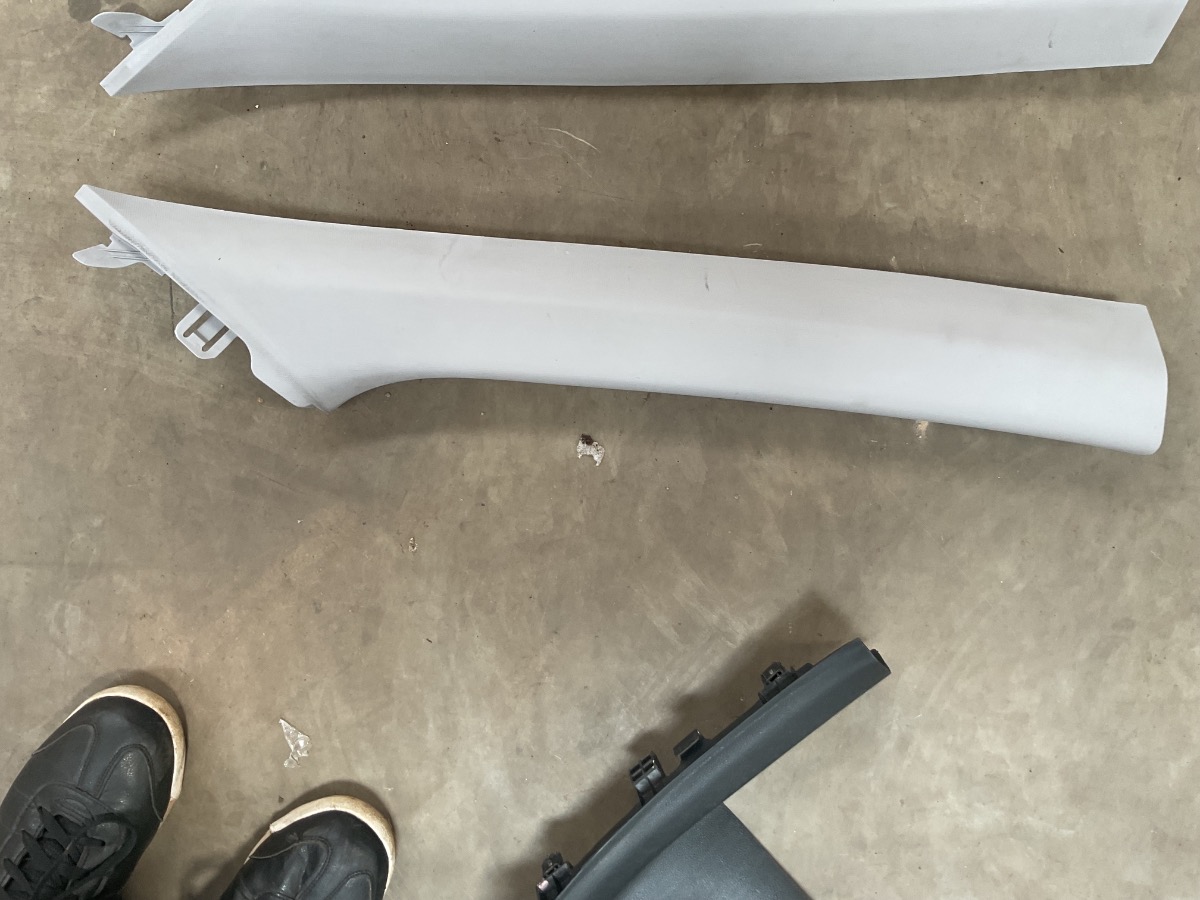 CRETA SIDE TRIM B PILLAR