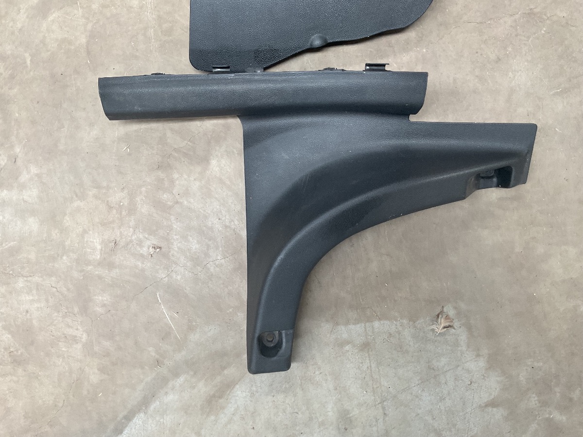 CRETA RIGHT SIDE TRIM COVER