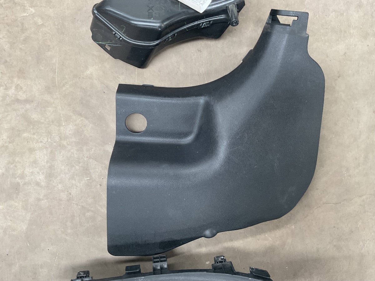 CRETA FRONT SIDE TRIM COVER